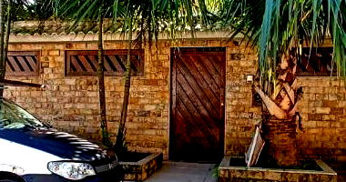 Casa com 3 quartos, 2 banheiros, 1 vaga, 160m² construída, ocupada