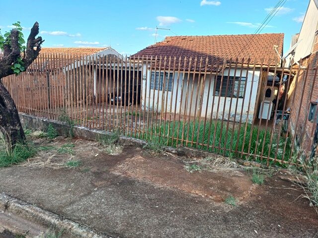 Casa em Lote 288 - 61m² - Conj. H. J. Giordano