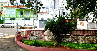 Casa com 60,87m² de área privativa e terreno de 292,5m²
