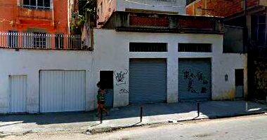 Casa II com 28m² construída e 510m² total, desocupada