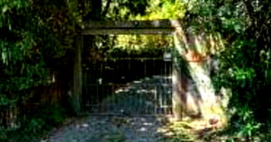 Casa Desocupada com Ampla Área em Tarumã - Viamão/RS