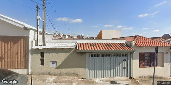Casa ampla com 317m², ideal para família, desocupada