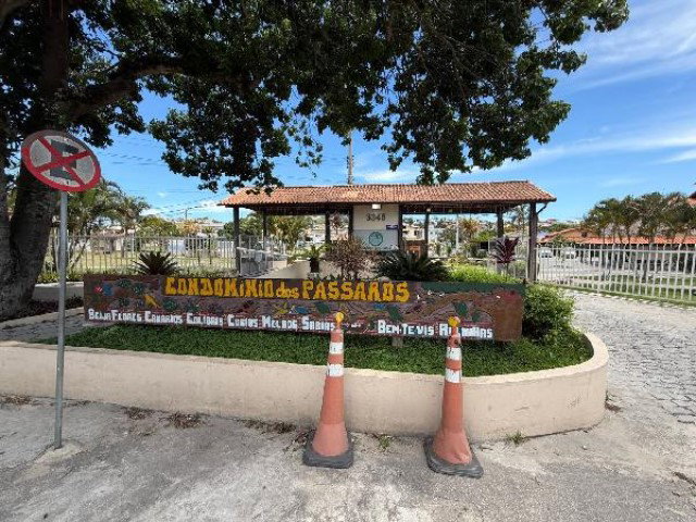 Casa com 4 quartos, 3 banheiros e 299,96m² em condomínio