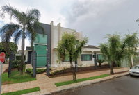 Sobrado com 279 m² e piscina