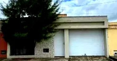 Casa Desocupada com 1 Vaga em Camocim/CE