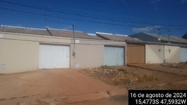 Casa com 2 quartos, 1 banheiro, 70m² área privativa, 1 vaga
