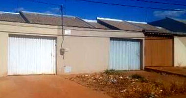 Casa com 2 quartos, 1 banheiro, 70m² área privativa, 1 vaga