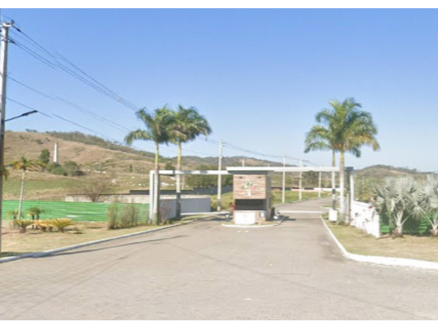 Terrenos ocupados de 304 m² em condomínio