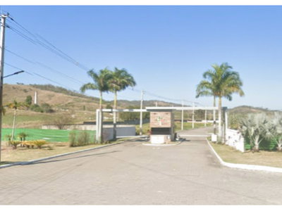 Terrenos ocupados de 304 m² em condomínio