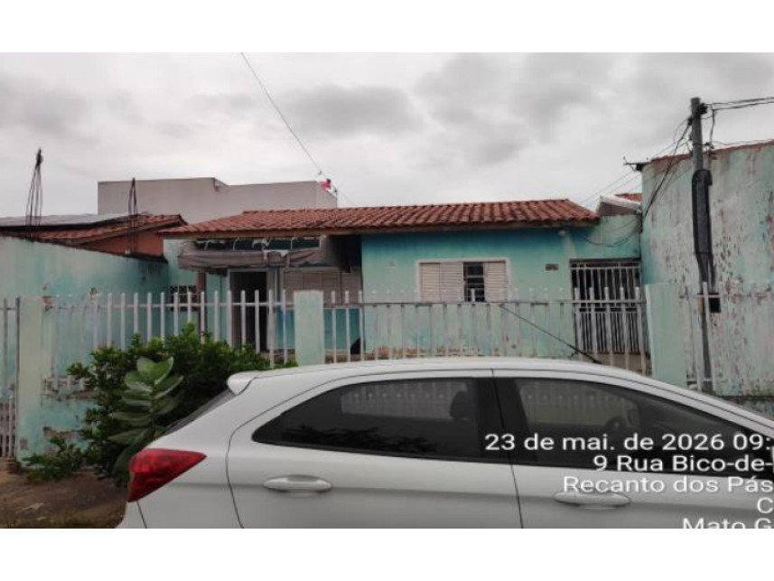Casa ocupada com 105,81m² construídos