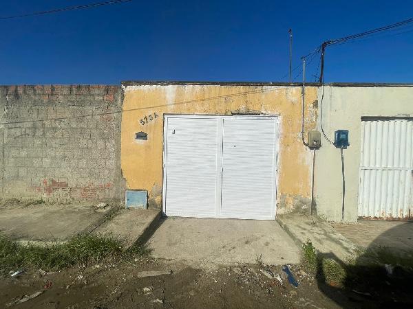 Casa térrea com 2 quartos, 1 vaga e 70m² em Maracanaú/CE