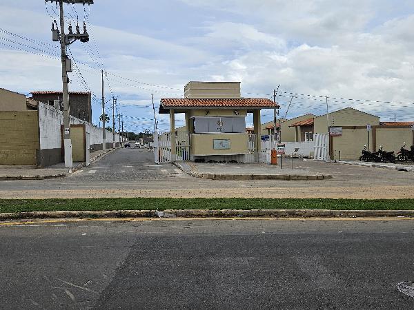 Casa com 2 quartos, varanda e área privativa de 48,59 m²