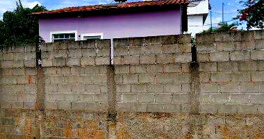 Casa aconchegante com 1 quarto e 36m² construídos em terreno de 250m²