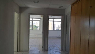 Conjunto comercial com 150m², 2 salas e 2 vagas