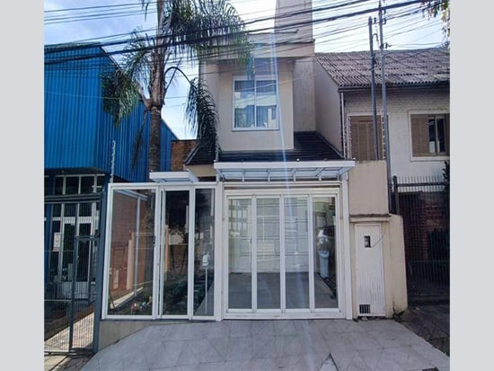 Casa com 3 quartos, 262,76 m² construídos, ocupada