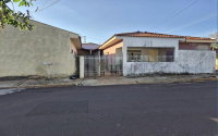 Casa ocupada com 139m² de área construída