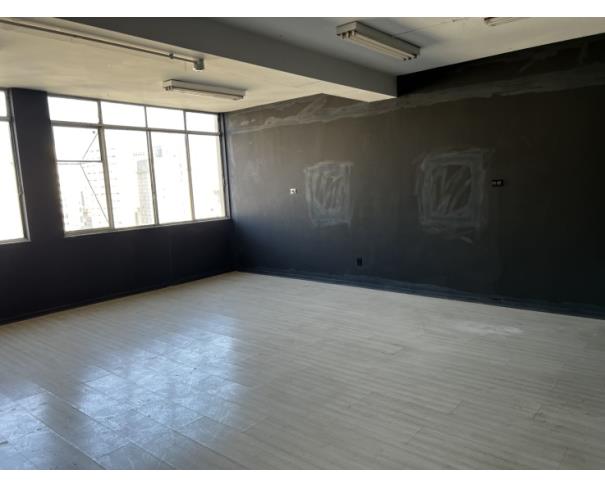 Sala Comercial D-13 e Box de Garagem 675 - Centro de São Paulo
