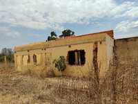 Casa com 120m², 21,98m² privativos, terreno de 219.810m²