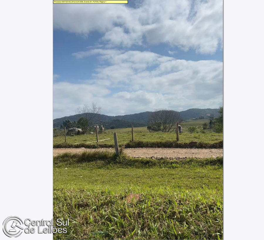 Terreno amplo com 8 lotes totalizando 2400m² no Weiss