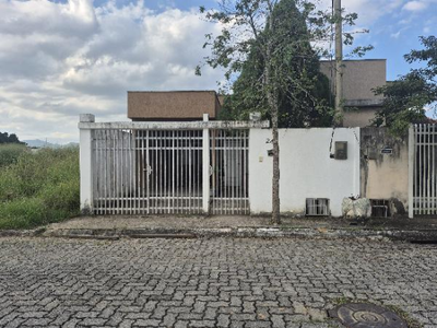Casa com 3 quartos e 90m² em Porto Real