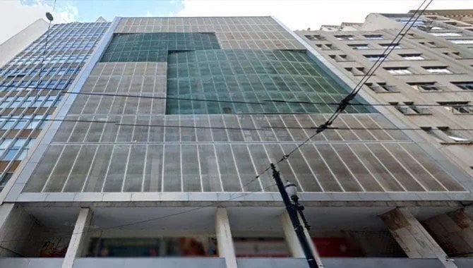 Sala Comercial 72m² com 1 Banheiro no Centro, Desocupada