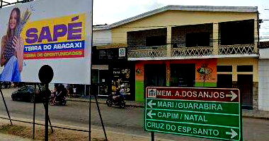 Casa com 2 quartos, banheiro, área construída 61m², 1 vaga