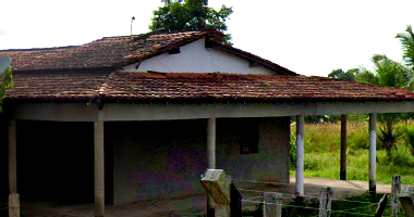 Casa com 3 quartos, 1 banheiro, 230,56 m² construída, ocupada