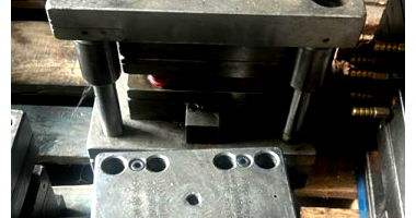 Família de moldes p/ injetar e estampar