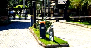 Casa em Maria Paula com 3 Quartos e Piscina