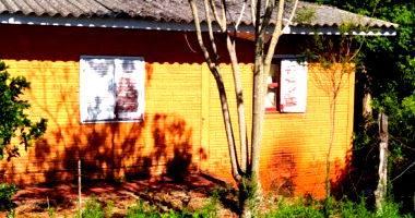Residência em Alvenaria com 2 Quartos e Garagem em Dois Vizinhos
