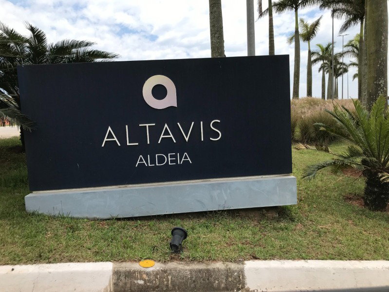 Terreno de 458,44m² com potencial para construção em loteamento residencial