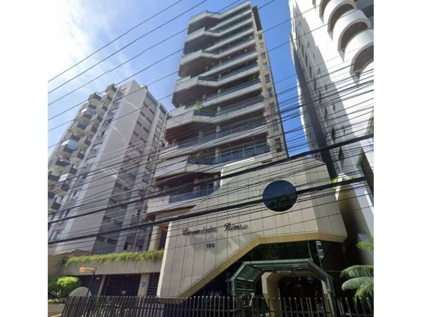 Apartamento 3 quartos, 2 banheiros, 2 vagas, 177m² útil, ocupado