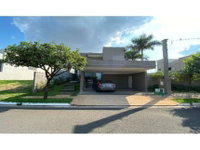 Casa em leilão com 330m² de terreno e 330m² construída