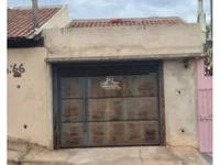 Casa ocupada com 113,97 m² de área construída