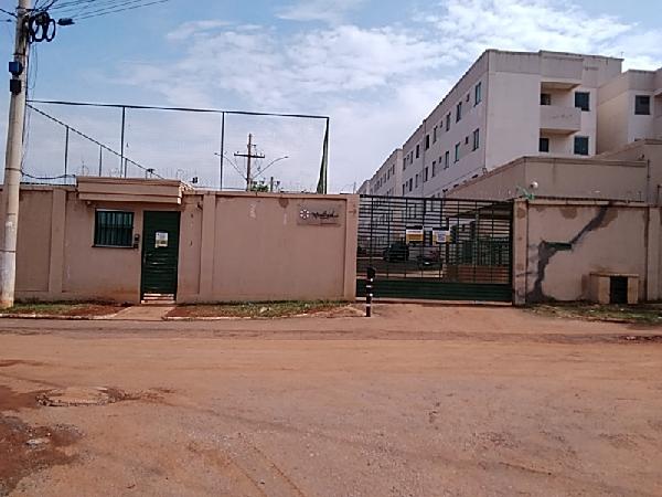 Apartamento com 2 quartos, WC, sala, cozinha e 1 vaga