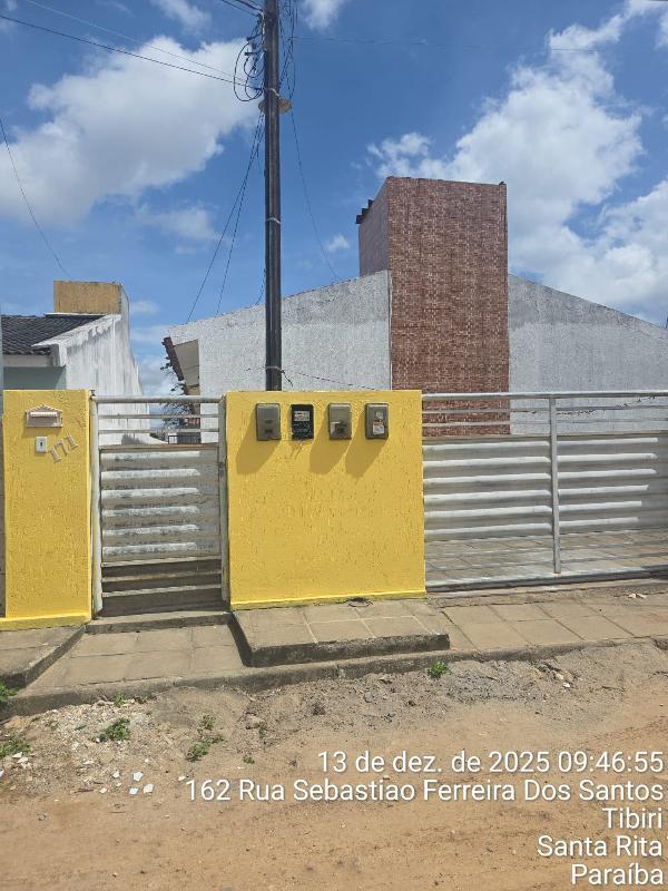 Casa com 2 quartos, 2 banheiros e 1 vaga de garagem