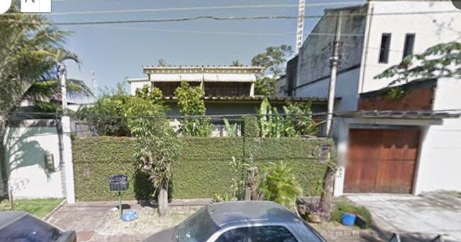 Casa em Jacarepaguá com Vaga de Garagem