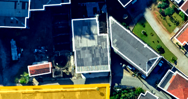 Terreno com 1.236,99m² e 730,76m² construídos em Brusque/SC