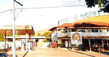 Posto de Combustível com Prédio Comercial e Residencial