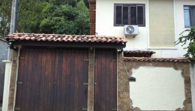 Casa em Condomínio com 2 quartos, 2 banheiros e 2 vagas de garagem