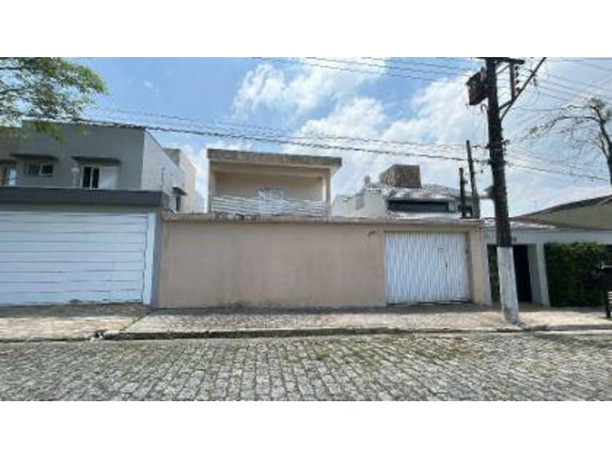Casa de alto padrão com 305m² construídos em São Bernardo do Campo