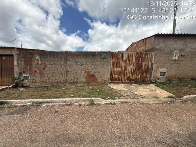 Casa com 2 quartos, 180m², desocupada
