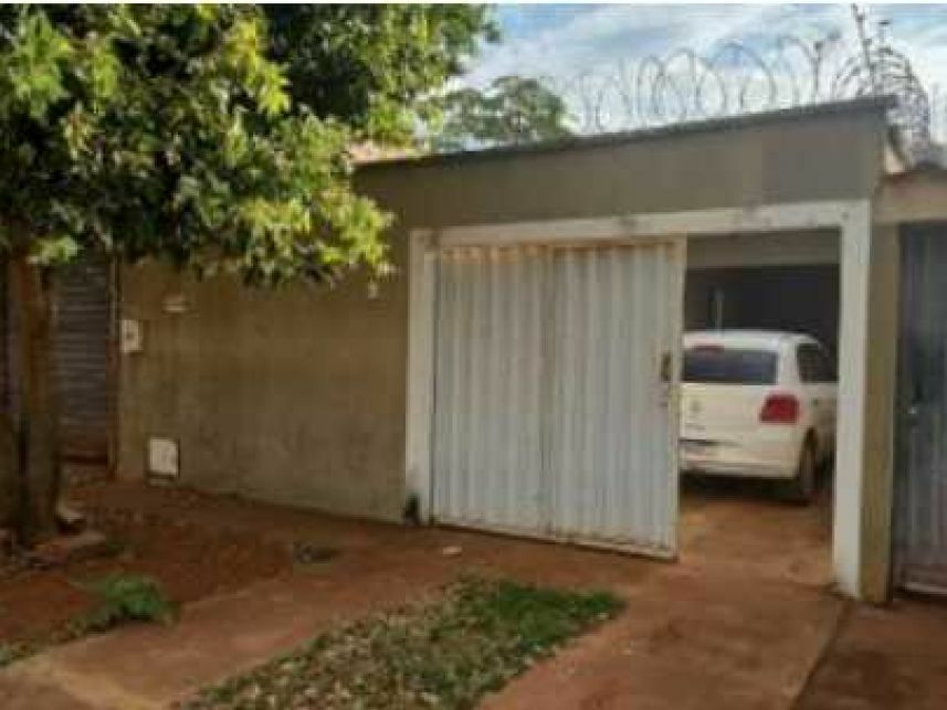 Casa 02 Quartos com Garagem em Trindade/GO