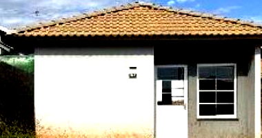 Casa com 2 Quartos e Terreno em Arapongas/PR