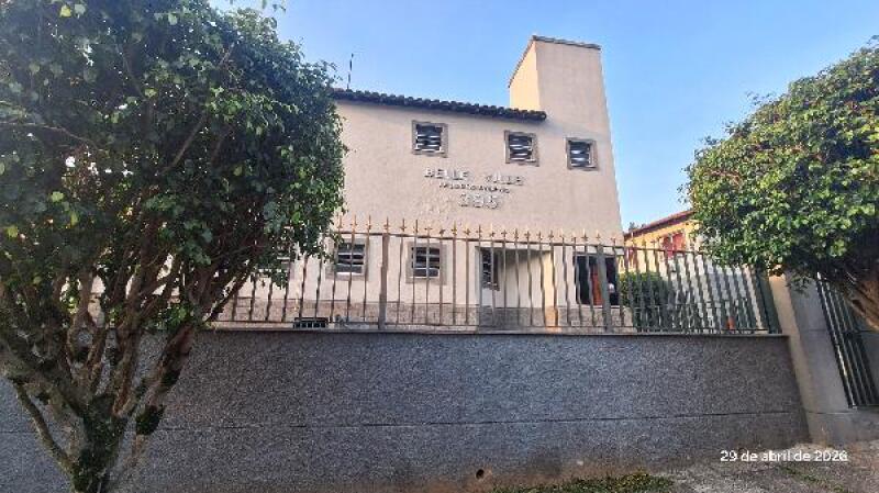 Apartamento com 2 Quartos e Vaga de Garagem em Ótima Localização