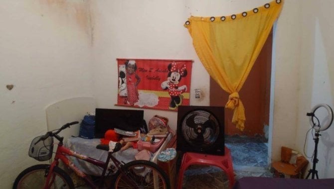 Casa em Condomínio com 2 Quartos e 1 Banheiro - Ocupada