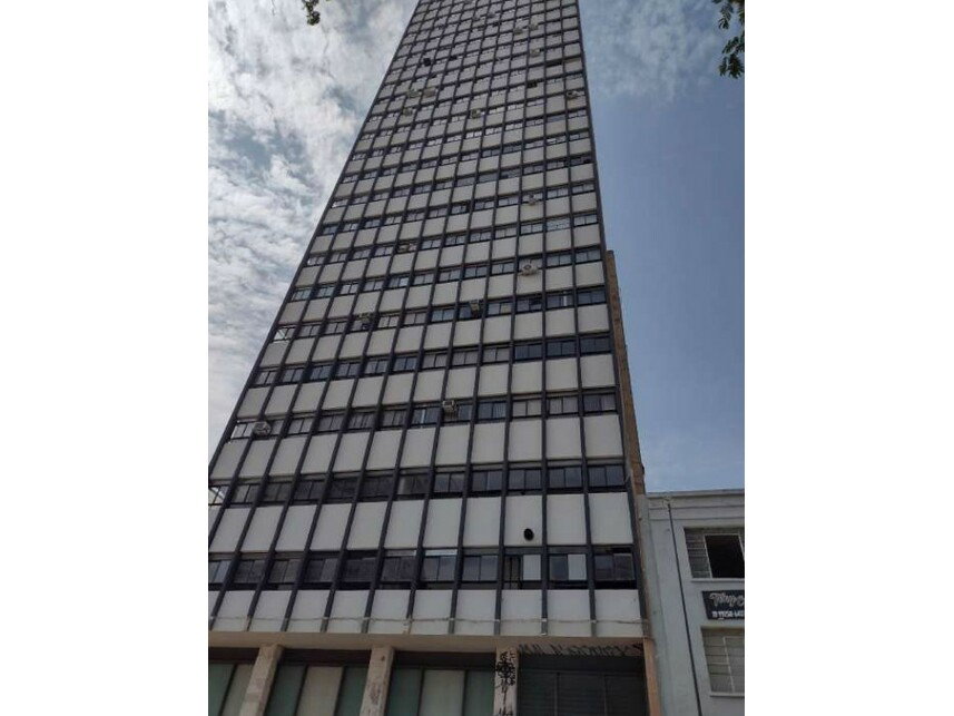 Sala comercial ocupada com 32,94m² e lavabo