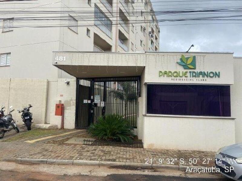 Apartamento com 2 quartos, 2 banheiros e 1 vaga de garagem
