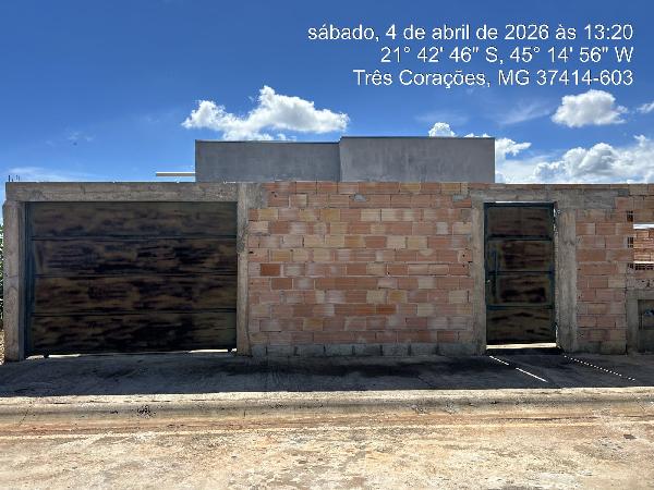 Casa em Três Corações - 2 Quartos, 49m², Terreno 200m²