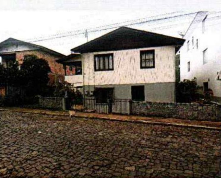 Terreno urbano com casa mista 2 pavimentos 187m² construída